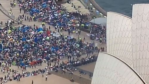 Crowds gathered early in Sydney for NYE. (9NEWS)