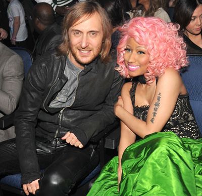 The glitz, glamour and gigglesome moments from the 2011 American Music Awards in Los Angeles!