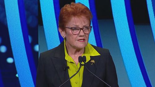 One Nation Lideri Pauline Hanson, Adelaide'de gaz politikasını açıklarken.