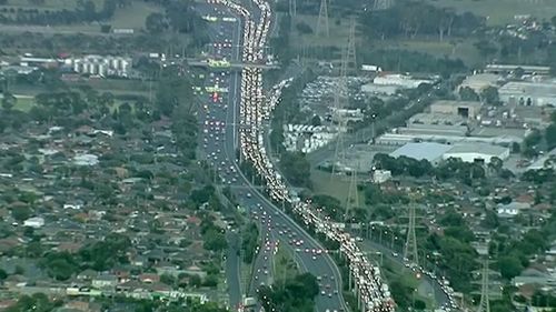 Melbourne commuters are facing lengthy travel times this morning. (9NEWS)