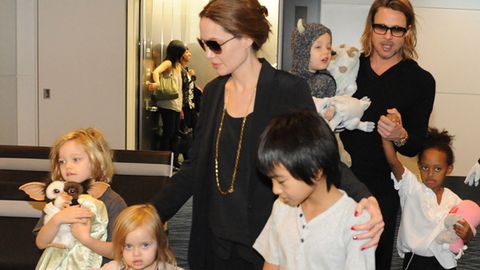 Angelina Jolie took her son to meet his Vietnamese grandma