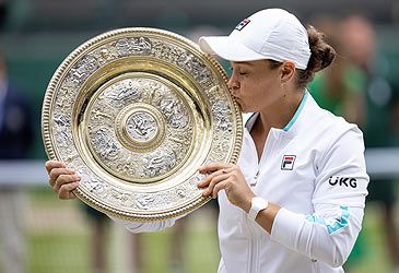 What is the name of the trophy awarded to the winner of the Wimbledon ladies' singles championship?