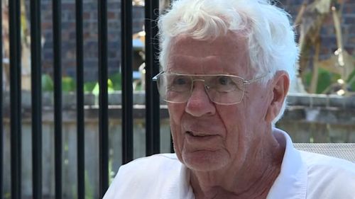 Beau's 76-year-old grandfather Alan Blake instantly jumped into the pool to save the little boy before Ben was able to remove the snake from his son's leg.﻿