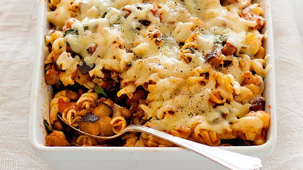 Dietician-designed vegetable pasta bake