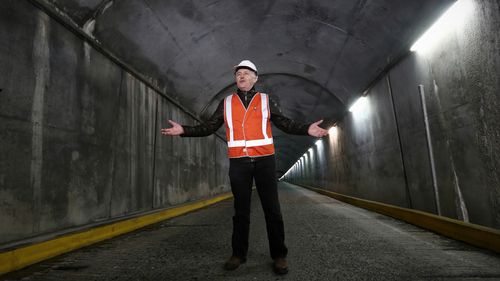 Prime Minister Turnbull made a visit to the Snowy Hydro Tumut 2 power station on Monday. (AAP)