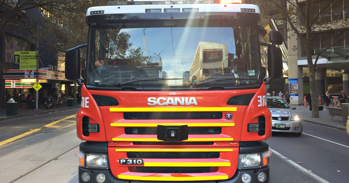 Gas leak forces 100 people to evacuate from building in Melbourne CBD