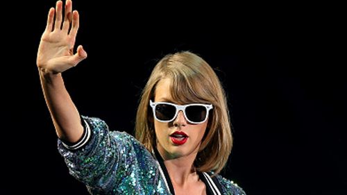 Taylor Swift makes bid to trademark phrases 'Swiftmas' and '1989'