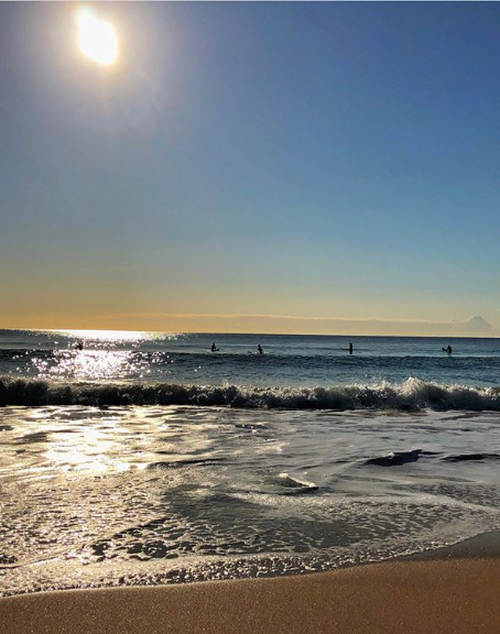 Temperatures in Western Australia, Victoria, Queensland and New South Wales soared into the 30s as the mini heatwave stretched across Australia.