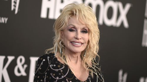 Dolly Parton arrives at the Rock & Roll Hall of Fame Induction Ceremony on Saturday, Nov. 5, 2022, at the Microsoft Theater in Los Angeles. (Photo by Richard Shotwell/Invision/AP)