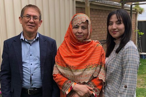 Sajeda Zaki (right), pictured here with her mother and father. 