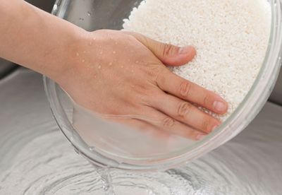 Step one: Rinse your rice