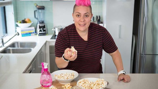 Anna Polyviou's three-way popcorn trick