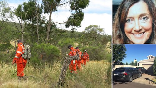 Volunteers search Victorian bushland. (AAP)