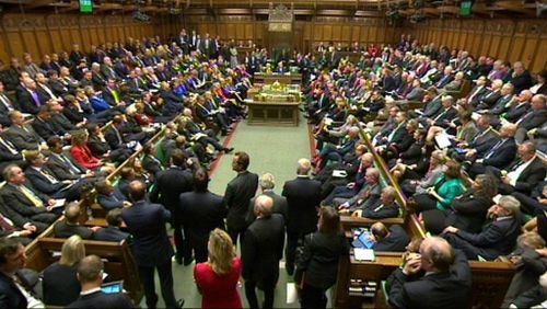 UK MPs back military action against ISIL