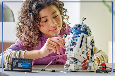 9PR: Lego Star Wars ﻿R2-D2 Toy Display Set