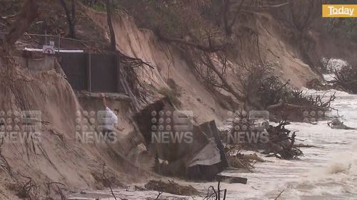 Byron Bay: Why a famous Australian beach is disappearing - BBC News