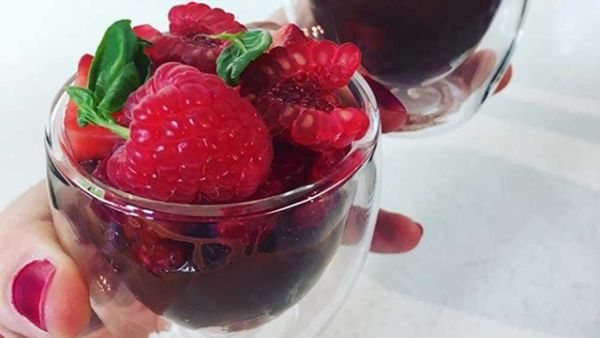 Anna Polyviou's healthy five-min chocolate mousse