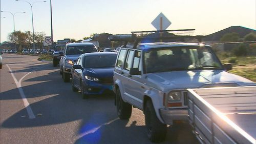 A cheap fuel deal has caused traffic chaos at service stations in Perth.