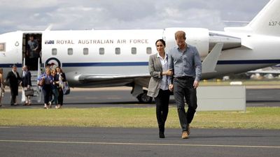 Meghan Markle and Prince Harry at Dubbo City Regional Airport, Wednesday 17 2018