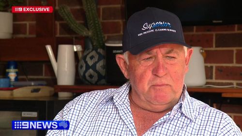 Elias disse que cinco de seus amigos também foram multados.