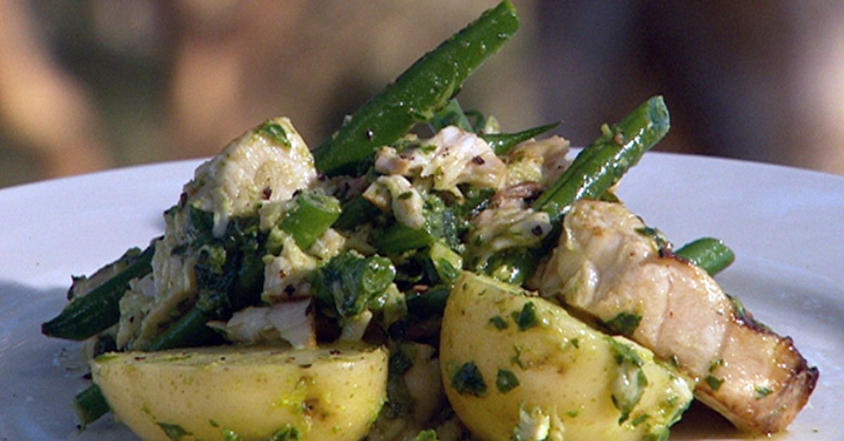 Grilled swordfish with pesto, beans and potatoes - 9Kitchen