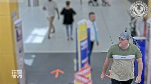 Mundy a été vu pour la dernière fois sur CCTV dans une pharmacie du centre commercial Colonnades.