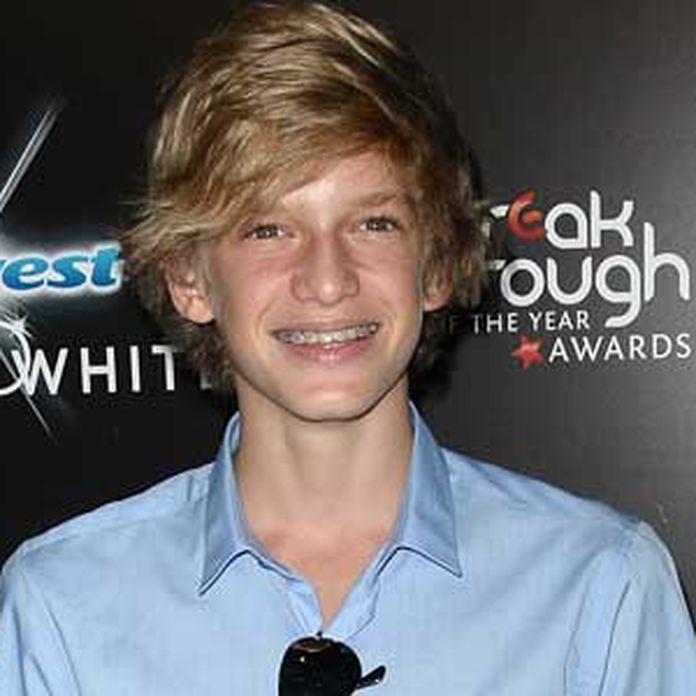 Cody Simpson Wins Breakthrough Internet Sensation Award 9celebrity