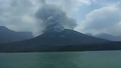 Flight woes continue for Bali tourists due to rising ash cloud