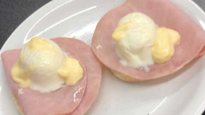 Man blasts cafe for disappointing Eggs Benedict