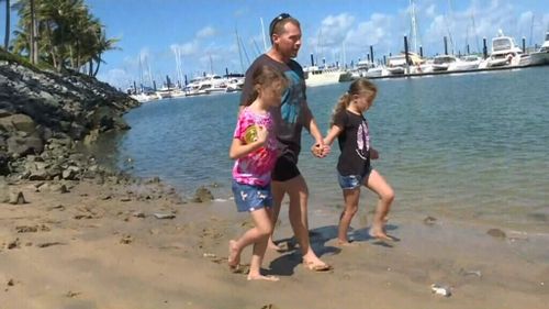 The only thing that kept Mr MacKay going was thinking of his family. (9NEWS)