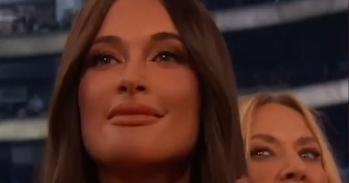 Grammys 2025: Kacey Musgraves membantah reaksi ‘kesal’ terhadap Beyonce memenangkan album country terbaik