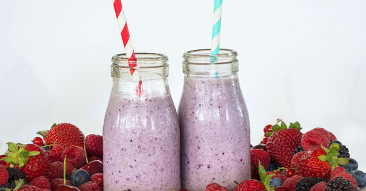 Gluten-free Weet-Bix banana berry smoothie - 9Kitchen