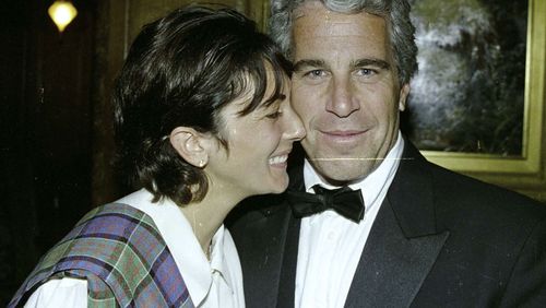 Durante seu julgamento de três semanas, Ghislaine Maxwell foi descrita como 