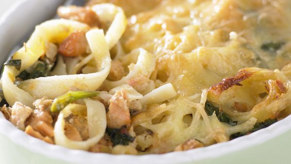 Salmon and spinach pasta bake