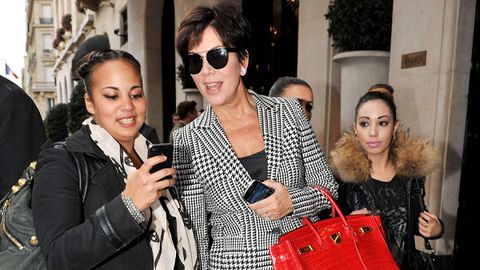 Kris Jenner tries to skip iPhone 5 queue, fails