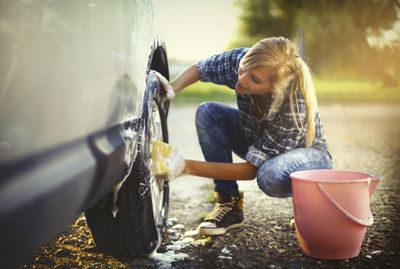 Washing the car: 136 calories an hour