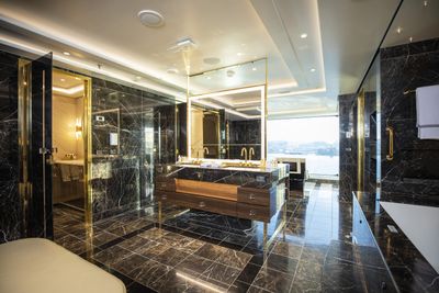 Regent Suite Bathroom
