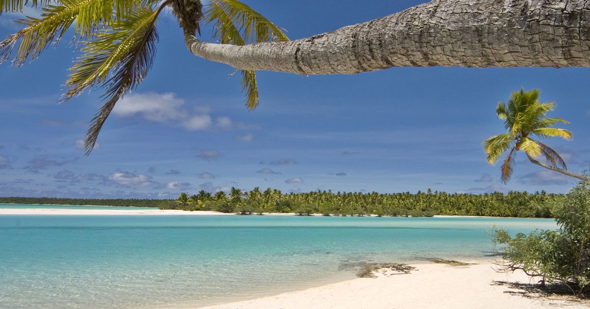 Jetstar celebrates one year of flying from Australia to Rarotonga by dropping sale fares from just $229