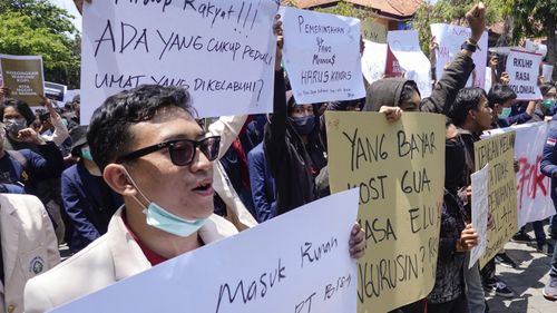 Indonesian students protesting