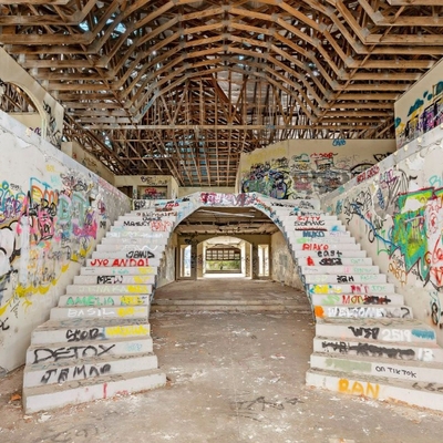 Graffiti-riddled mansion in NSW expected to fetch around $6 million