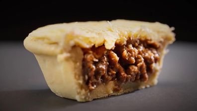 Snackmasters:  Four&#x27;N Twenty meat pie 