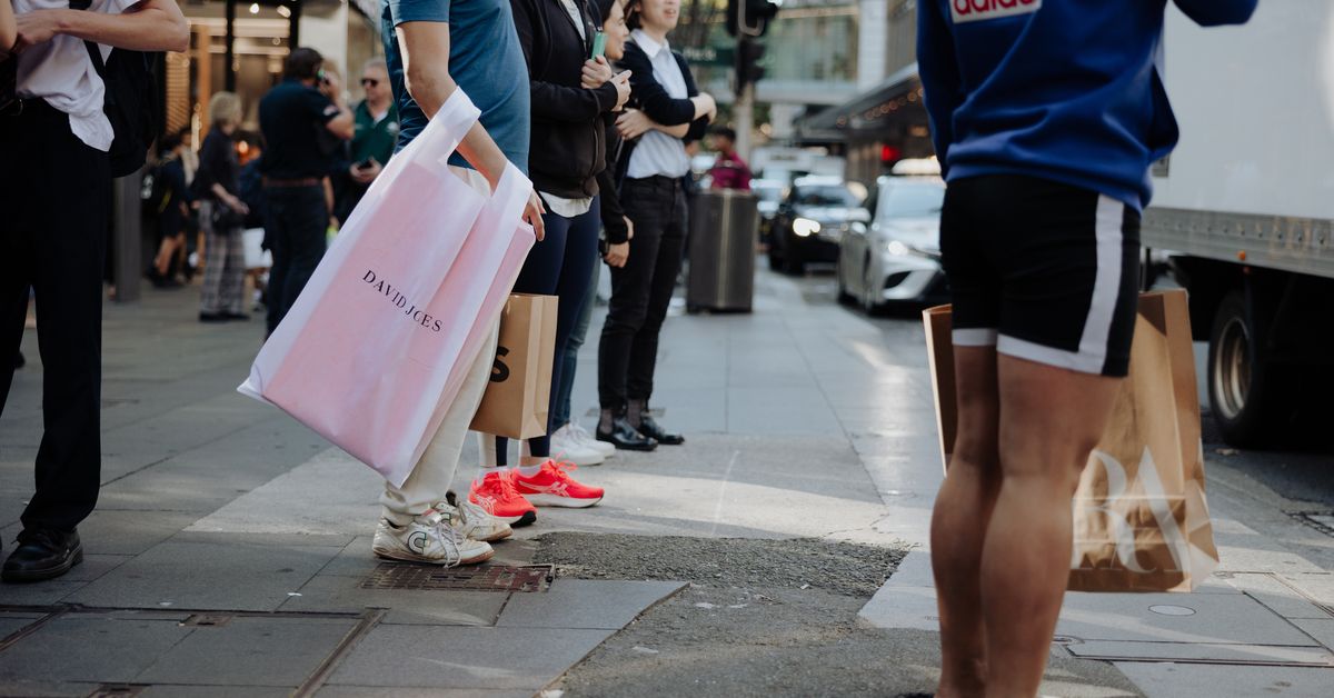 Clothes retailers are paying the price for our unseasonably warm autumn