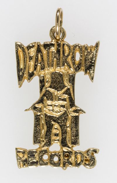 <strong>$9,000 Death Row Records Medallion</strong>