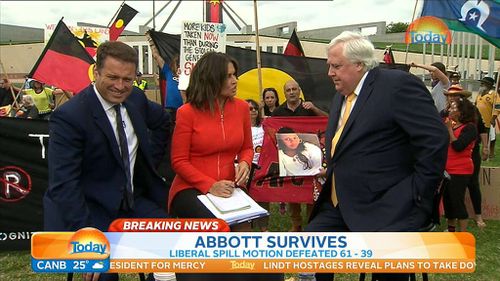 Protesters attempt to derail TODAY Show's Canberra broadcast to bring attention to indigenous deaths in custody