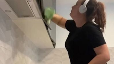 Kitchen cleaning routine