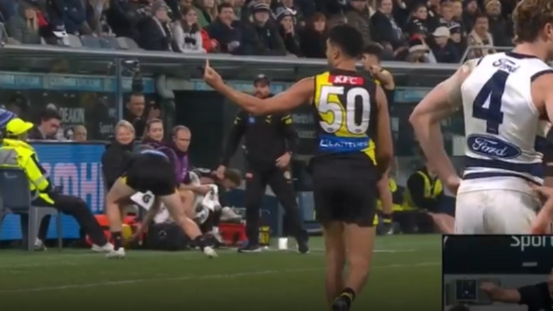 Pickett&#x27;s gesture to the Geelong crowd.