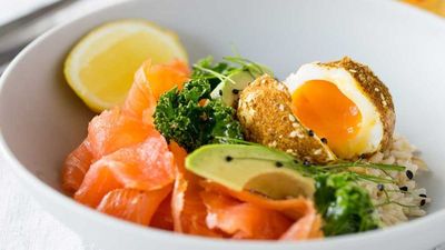 Click here for our <a href="http://kitchen.nine.com.au/2016/10/19/15/22/cold-smoked-salmon-breakfast-bowl" target="_top">Cold smoked salmon and dukkah eggs breakfast bowl</a>