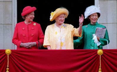 LONDON, UNITED KINGDOM - MAY 08:  Queen, Queen Mother And Princess Margaret On Balcony At Buckingham Palace.  (Photo by Tim Graham Photo Library via Getty Images)