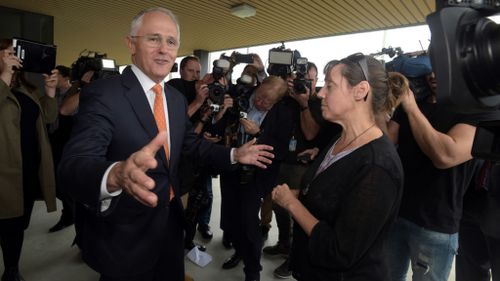 An angry voter has confronted Malcolm Turnbull about election issues. (AAP)