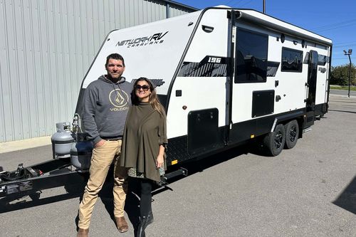 Duncan e Max, nomadi non così grigi, combattono il cancro sulla strada